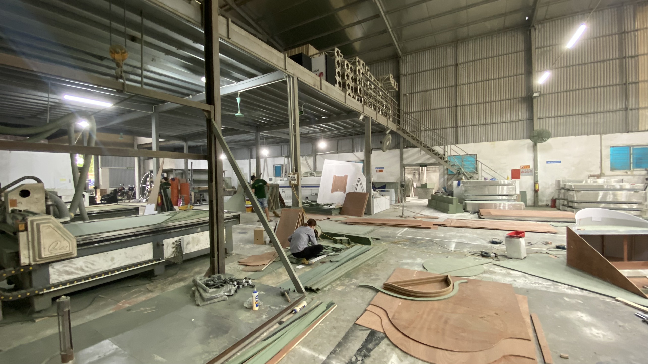 NHÀ MÁY SẢN XUẤT